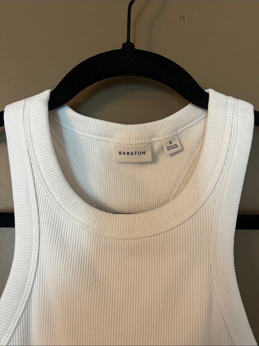 Aritzia Babaton Senna Formarib Tank - White - Size Small - Picture 5 of 7